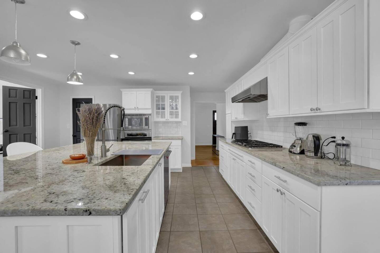 Holiday home Chamblee Retreat 3br W Spacious Porch *