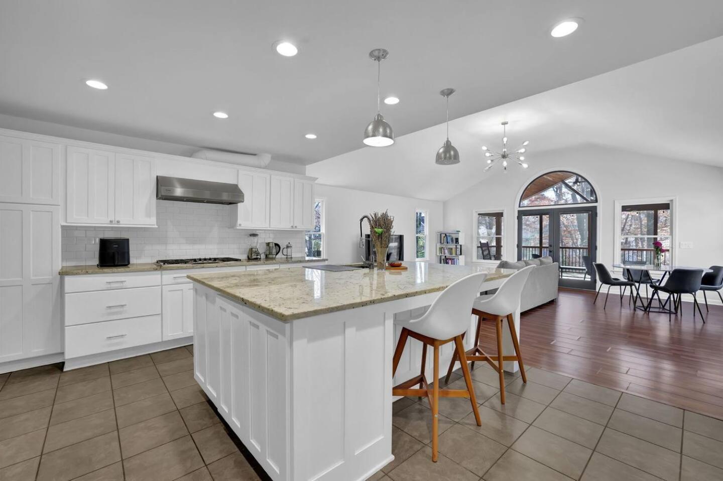 Chamblee Retreat 3br W Spacious Porch *