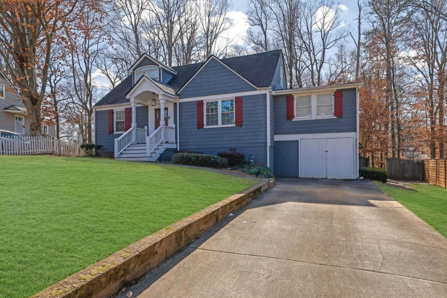 Holiday home Chamblee Retreat 3br W Spacious Porch Atlanta