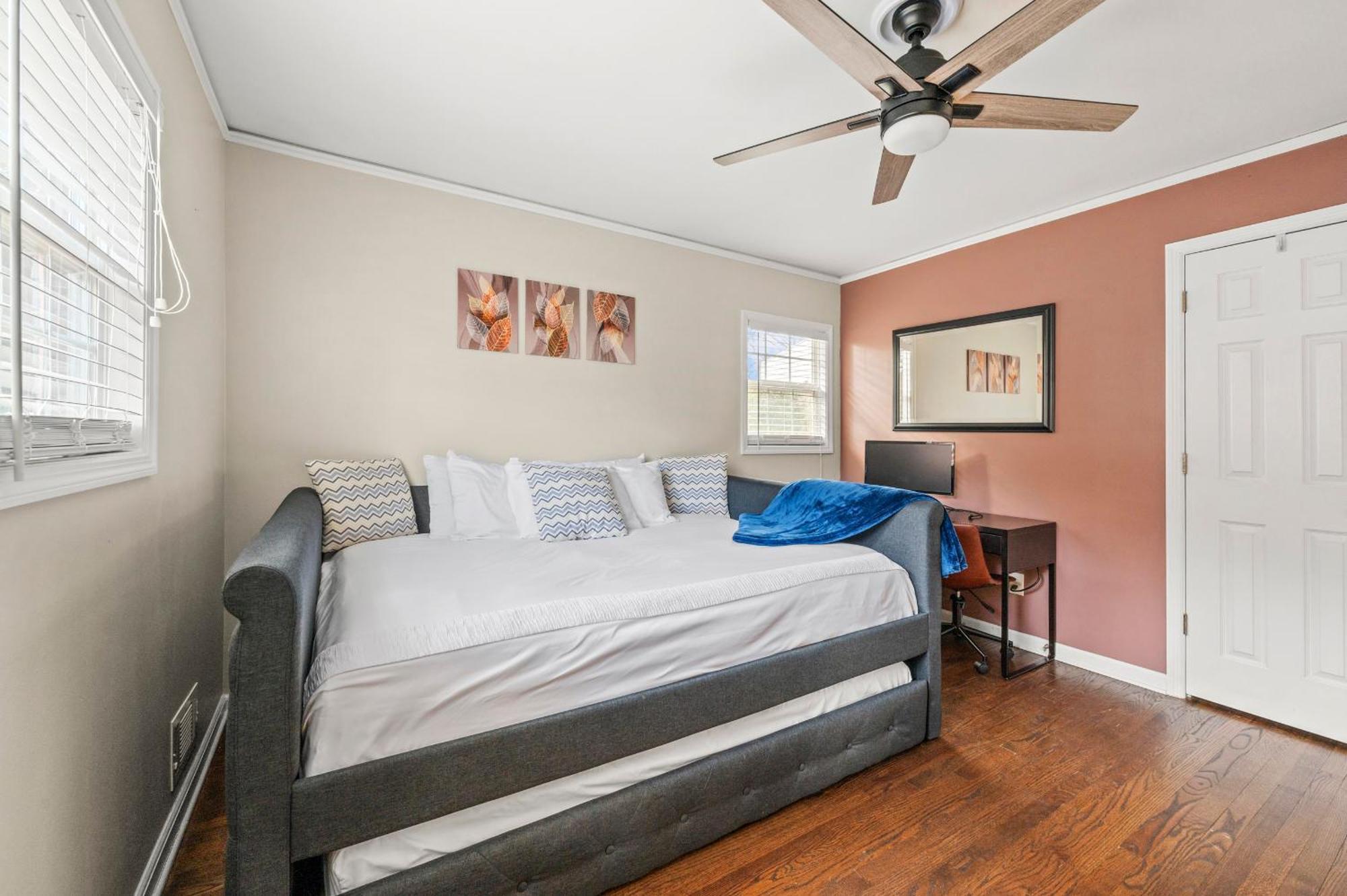 The Rhitreat Self Ck-in Near Dwntwn & Airport Holiday home Atlanta