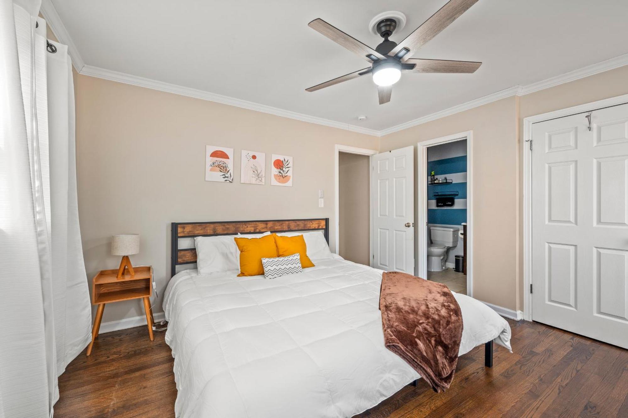 Holiday home The Rhitreat Self Ck-in Near Dwntwn & Airport *