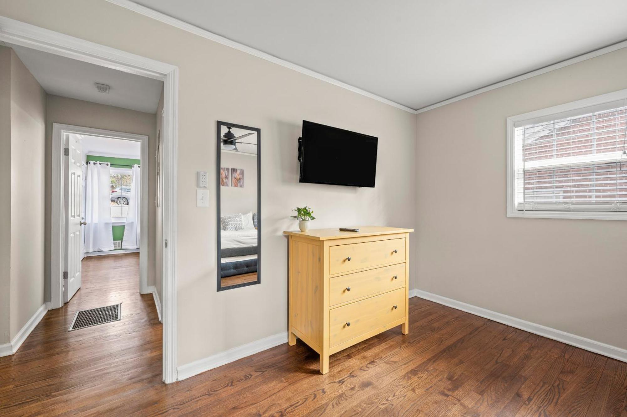 The Rhitreat Self Ck-in Near Dwntwn & Airport Holiday home Atlanta