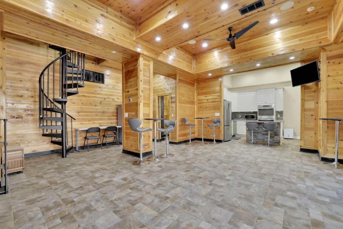Holiday home Kenstone 7 500 Sqft - Sauna Bar Pool Puttputt