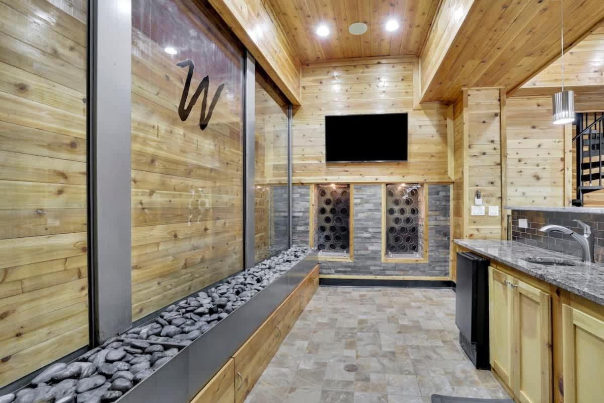 Kenstone 7 500 Sqft - Sauna Bar Pool Puttputt Holiday home *