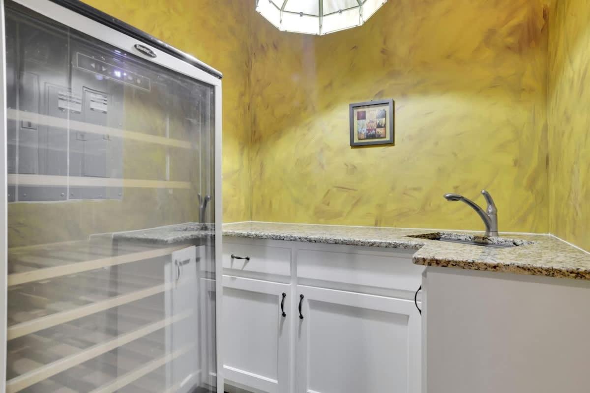 Kenstone 7 500 Sqft - Sauna Bar Pool Puttputt *