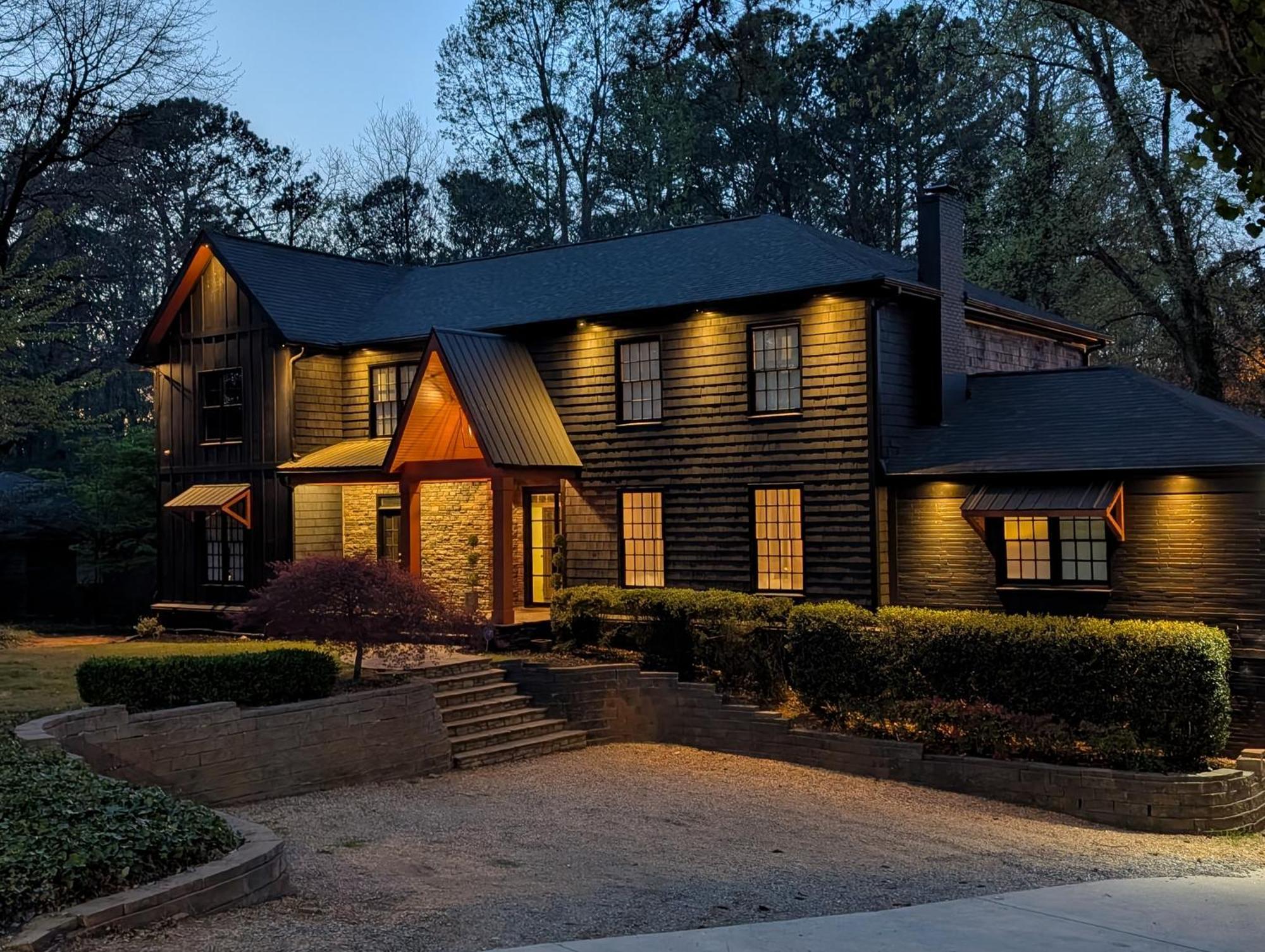 The Black House At Victoria Mill Buckhead Villa *