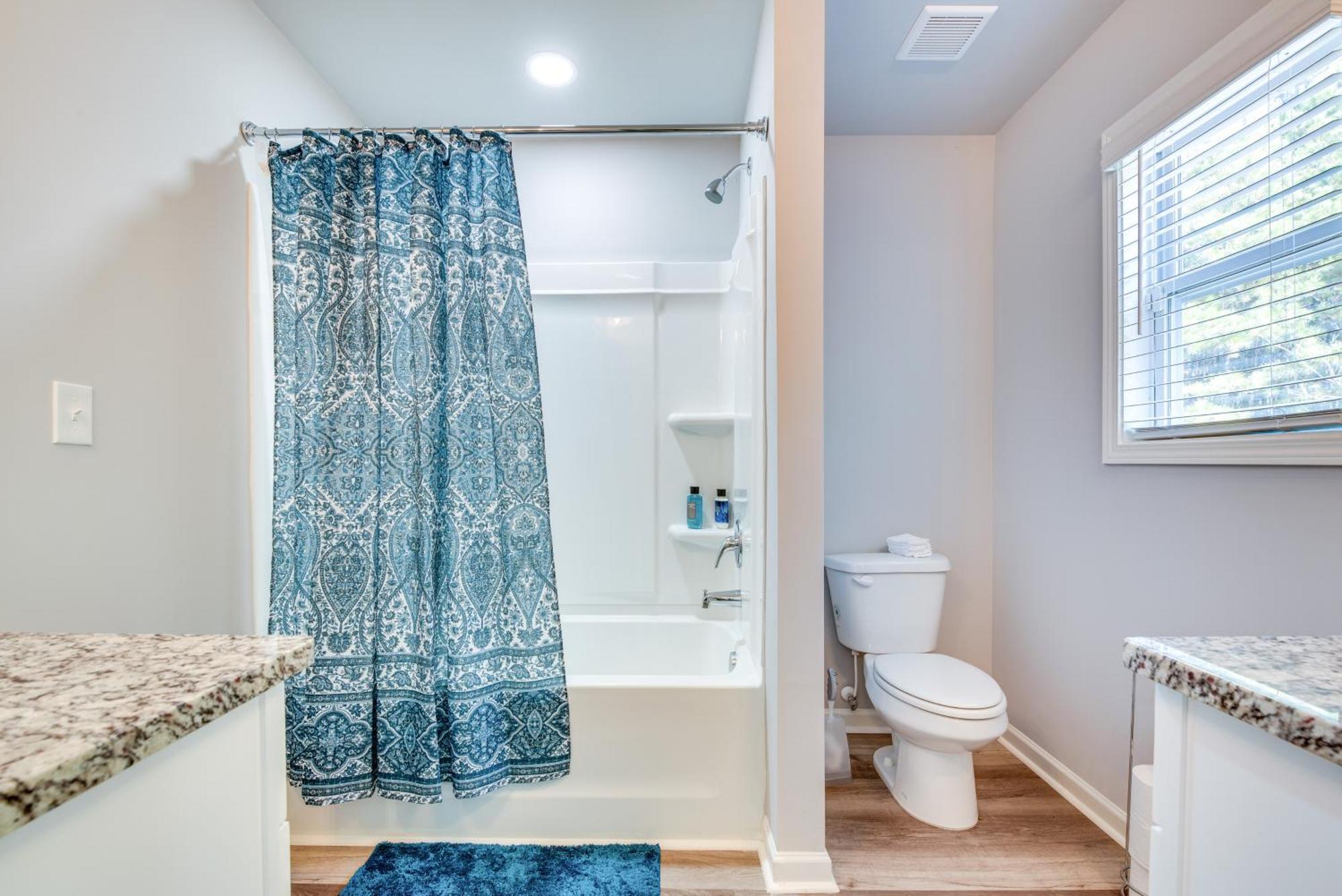 With Patio, 8 Mi To Downtown And Aquarium * Atlanta