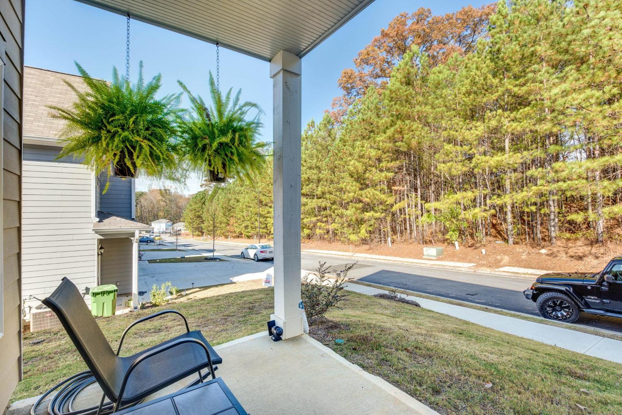 Holiday home With Patio, 8 Mi To Downtown And Aquarium Atlanta