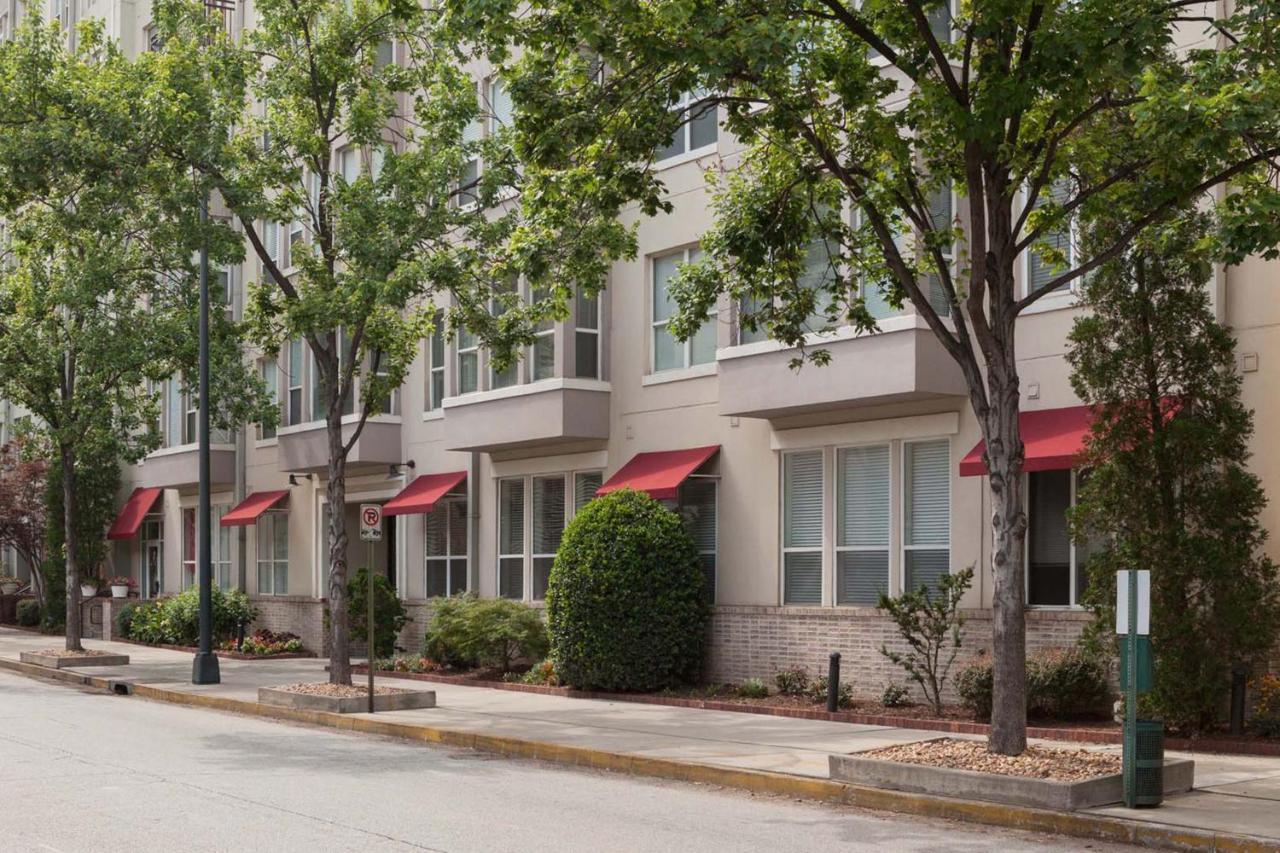 Alfred On Peachtree Street
