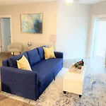 Buckhead Blue - Spacious 2 Bd 2Ba - Private Balcony-Rooftop- S13