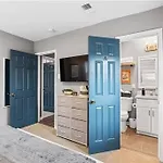 The Scarlet Door: West Midtown