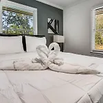 Atlanta Dream Villa- Amazing Pool Secluded 2 Acres