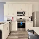 Luxury New 1B1B Private Balcony W Dryer Washer 525Pkwy