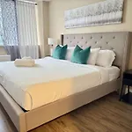 Downtown! 2Bd City View Onsite Parking King Lm809
