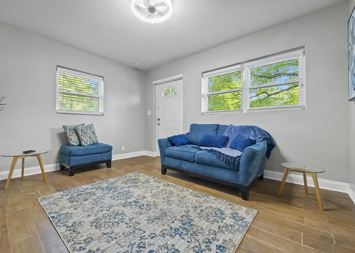 Relaxing 2Br House With Parking