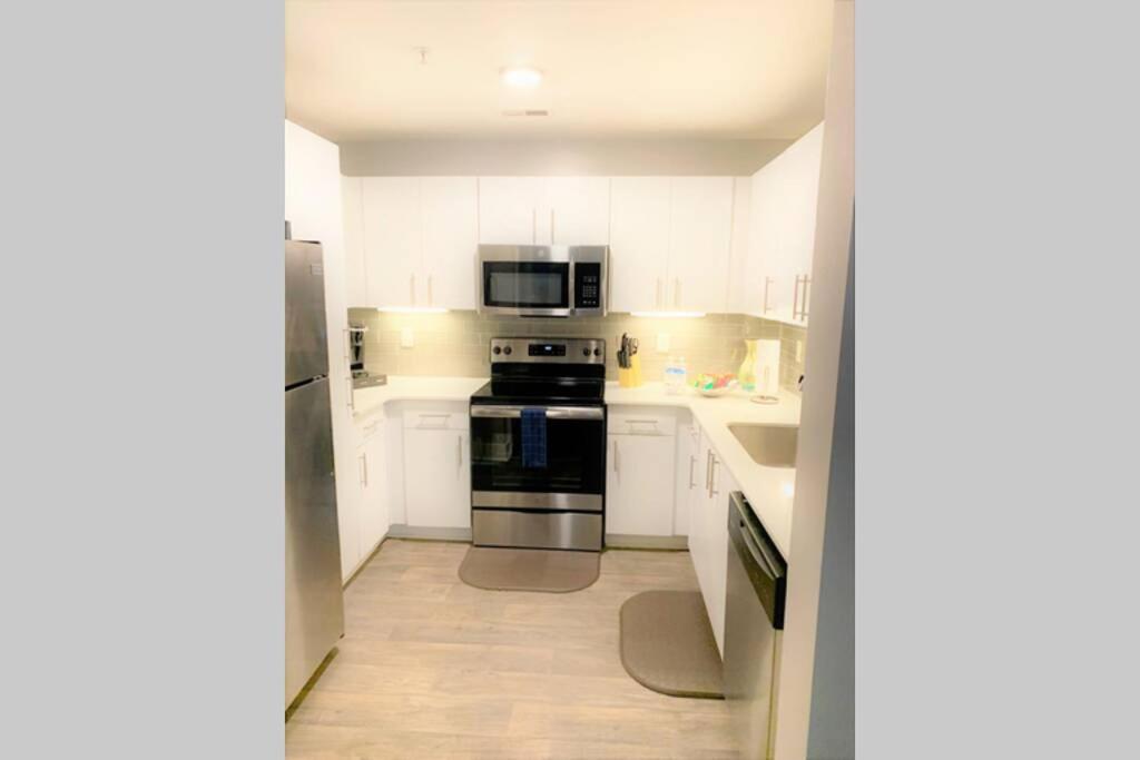 Buckhead Blue - Spacious 2 Bd 2ba - Private Balcony-rooftop- S13 Apartment Atlanta