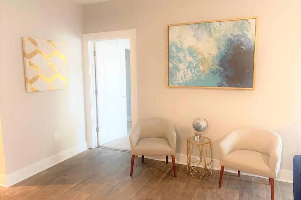 Apartment Buckhead Blue - Spacious 2 Bd 2ba - Private Balcony-rooftop- S13 *