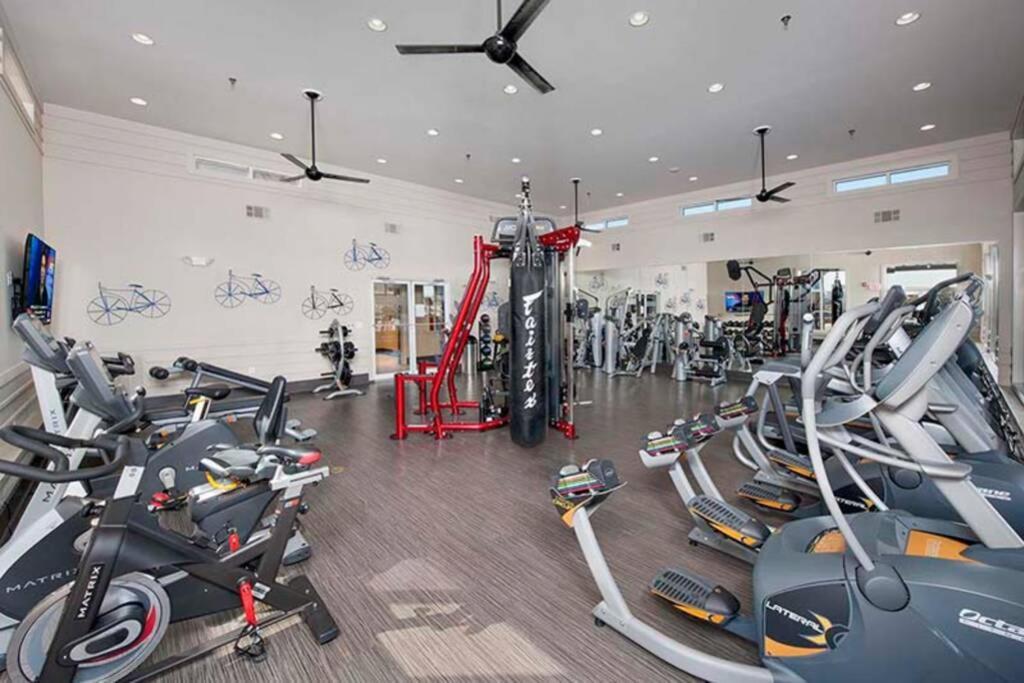 Buckhead Blue - Spacious 2 Bd 2ba - Private Balcony-rooftop- S13 * Atlanta