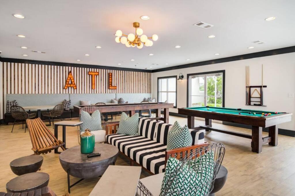 Apartment Buckhead Blue - Spacious 2 Bd 2ba - Private Balcony-rooftop- S13 *