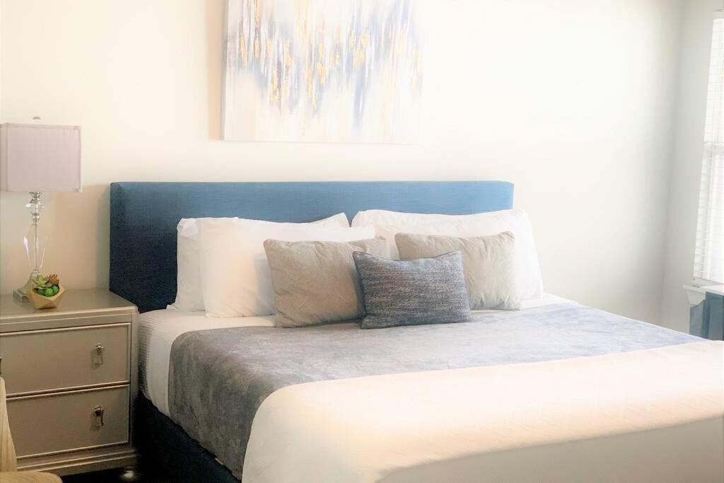 Apartment Buckhead Blue - Spacious 2 Bd 2ba - Private Balcony-rooftop- S13 *