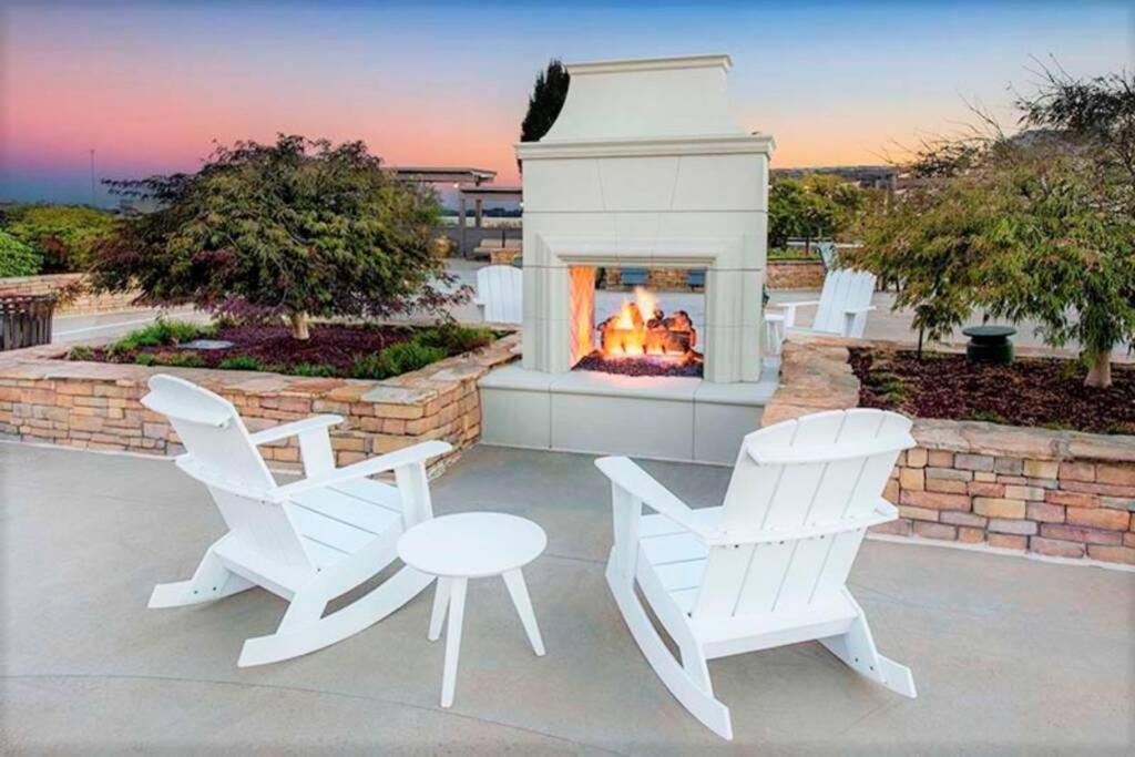 Buckhead Blue - Spacious 2 Bd 2ba - Private Balcony-rooftop- S13 * Atlanta