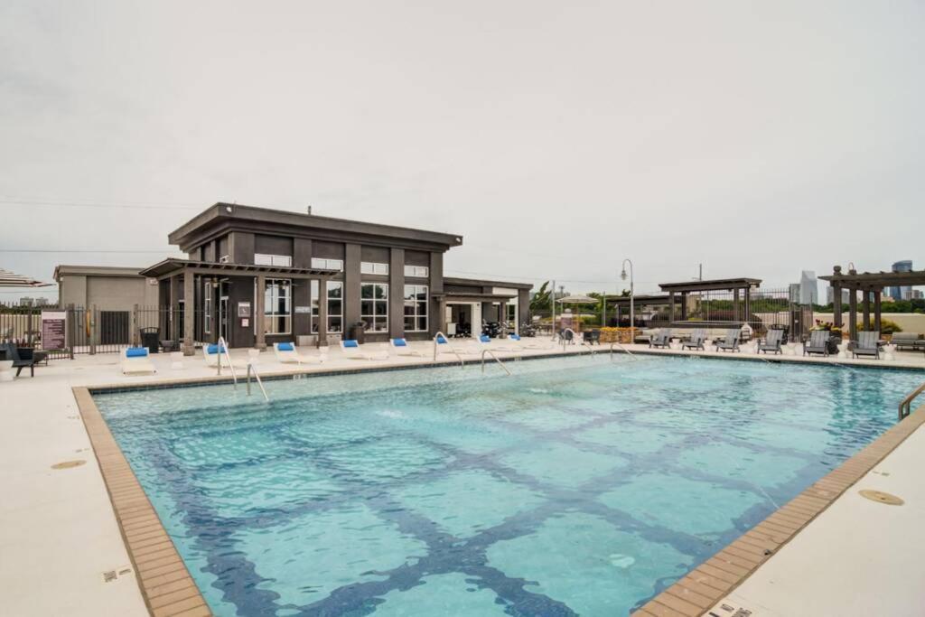 Apartment Buckhead Blue - Spacious 2 Bd 2ba - Private Balcony-rooftop- S13 Atlanta