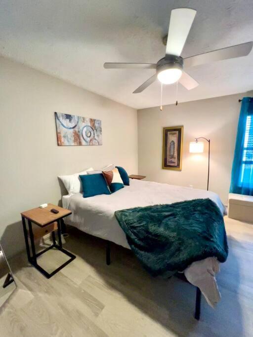 Modern Retreat By Braves Stadium Apartment