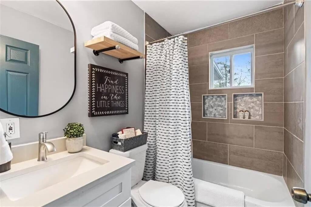 Holiday home The Scarlet Door: West Midtown Atlanta