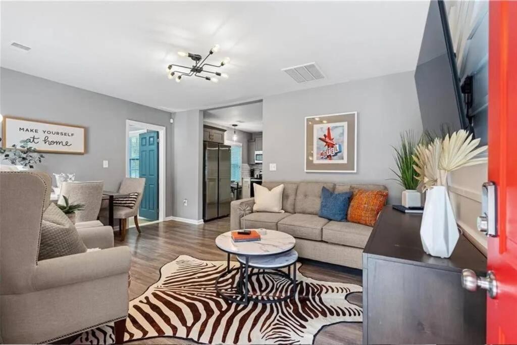 The Scarlet Door: West Midtown *