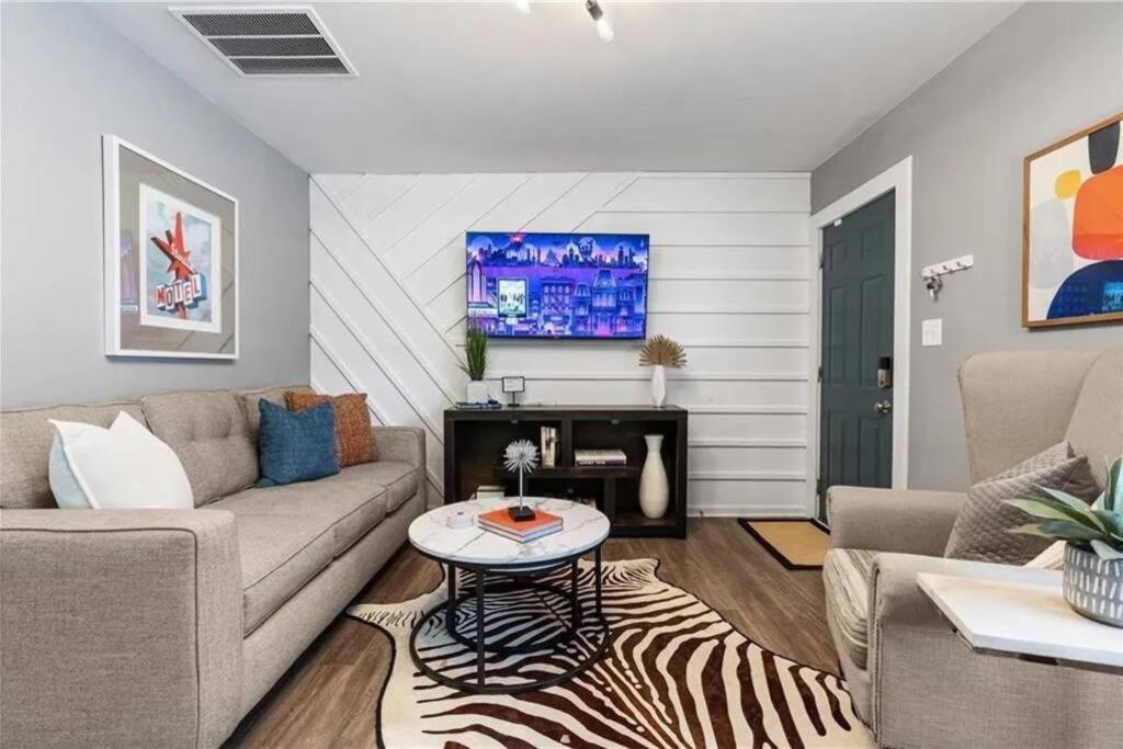 The Scarlet Door: West Midtown * Atlanta