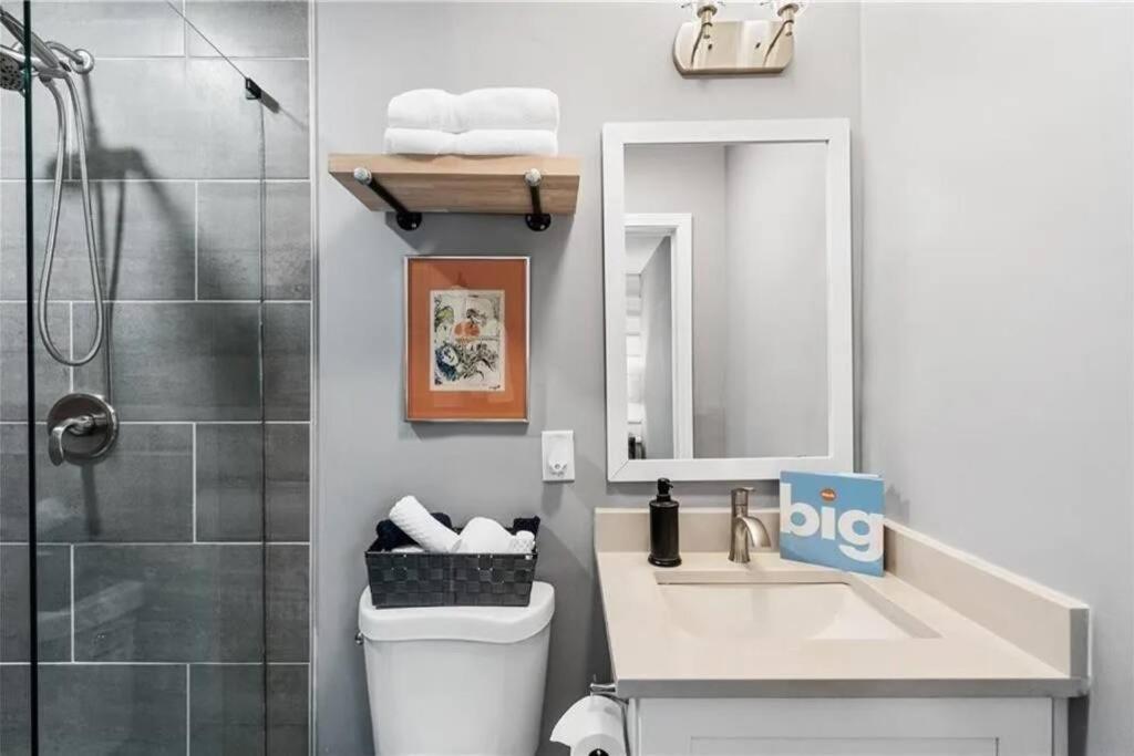 Holiday home The Scarlet Door: West Midtown *