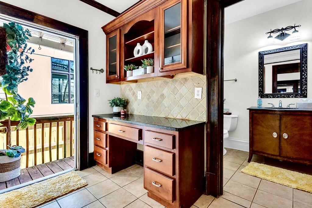 Holiday home Atl Charming 1929 Historic Craftsman *