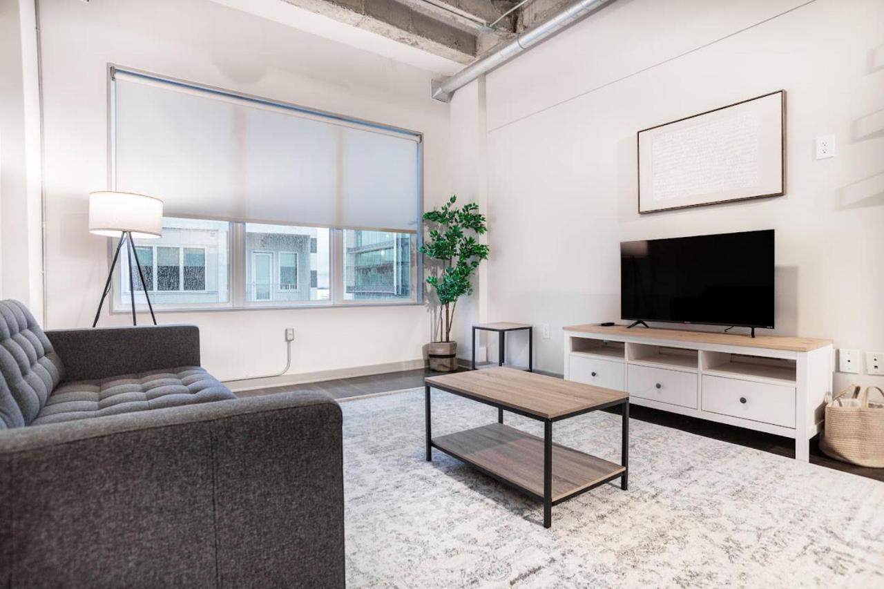 Apartment Stylish Living With Free Parking In Midtown