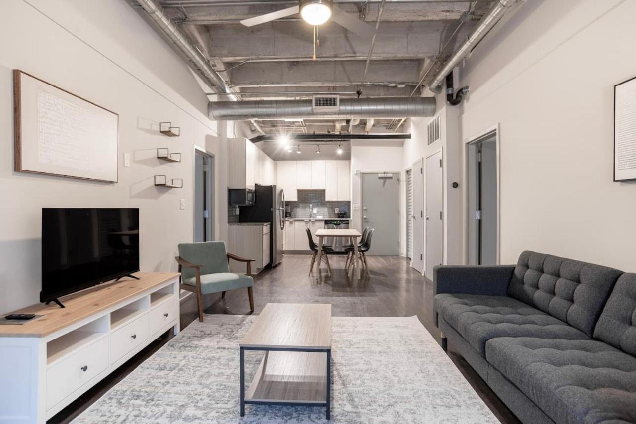 Apartment Stylish Living With Free Parking In Midtown