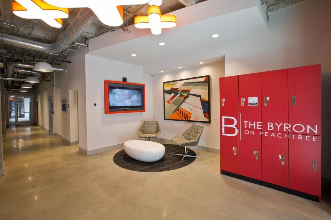 Stylish Living With Free Parking In Midtown