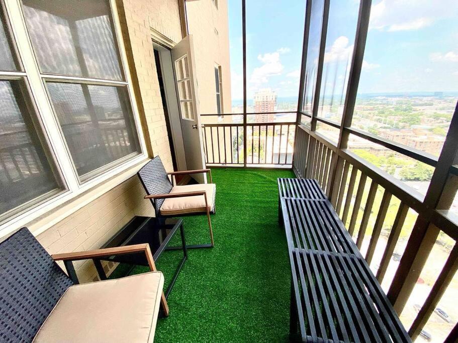 21st Floor In The Center Of Apartment *