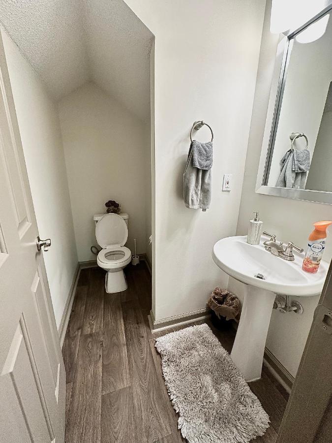 Apartment New Luxury Vinings Townhome