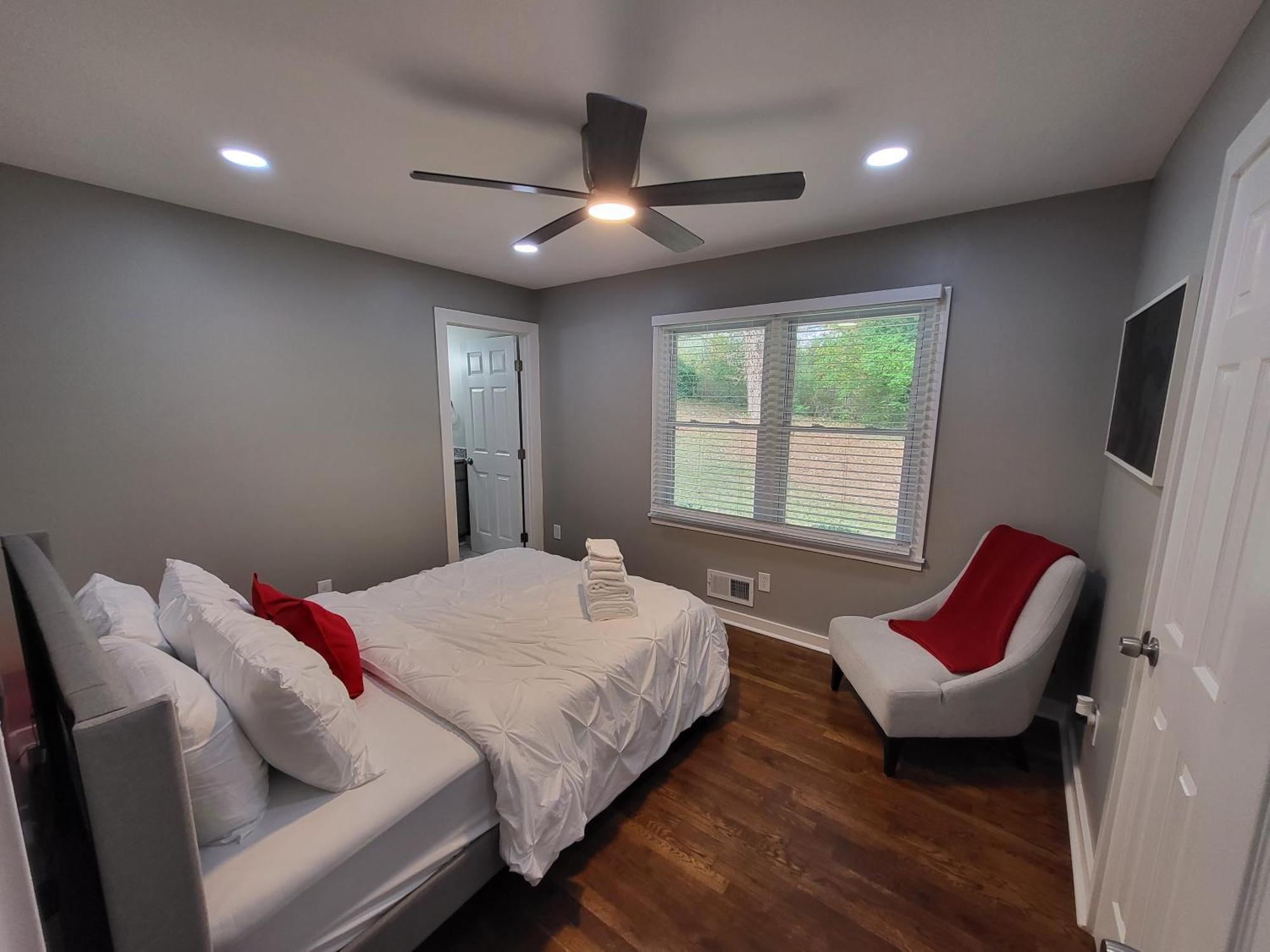 Holiday home Rare Find! Private Heated Pool & - Entire Near Atl Center