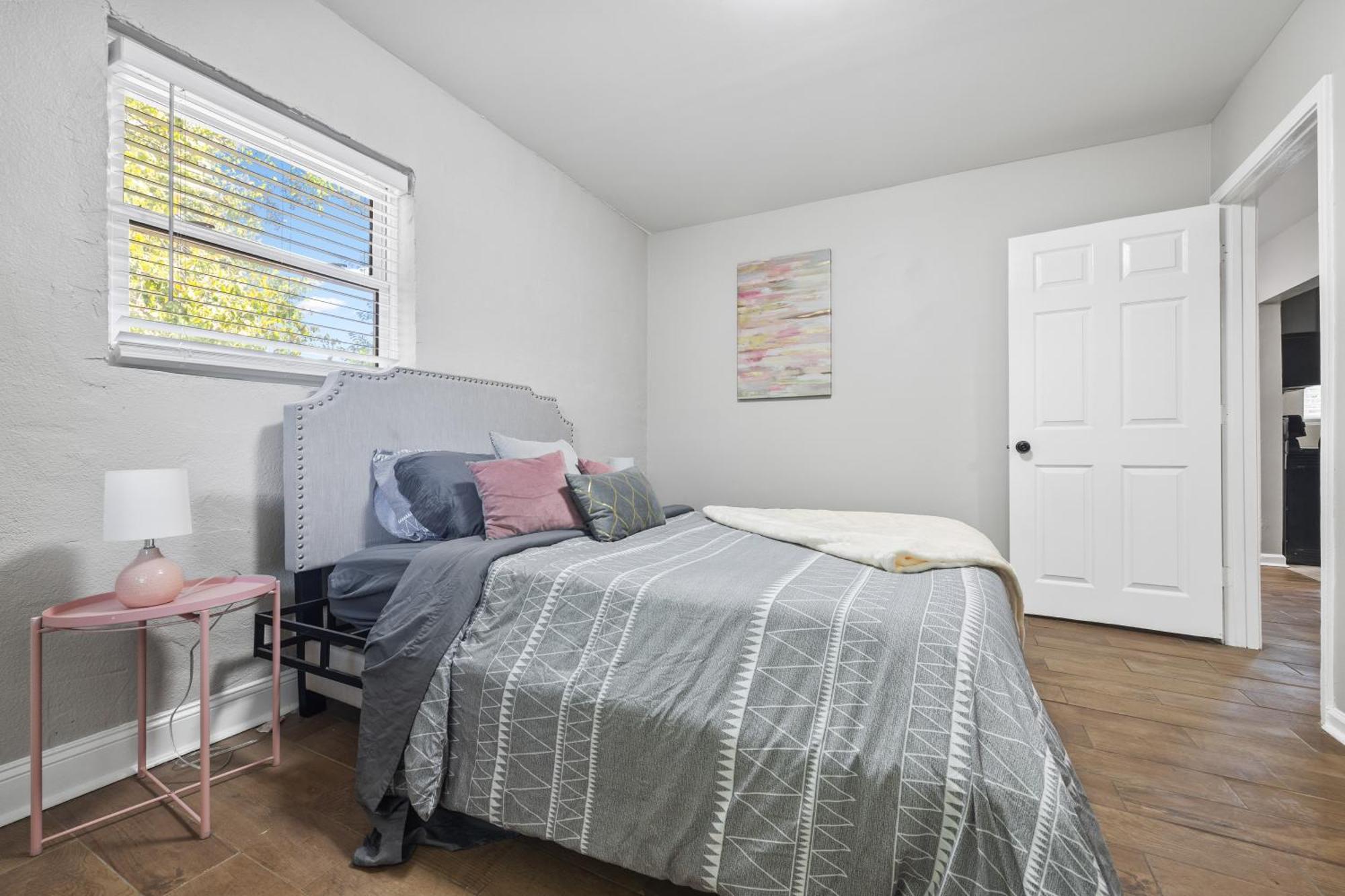 Relaxing 2br House With Parking Holiday home Atlanta