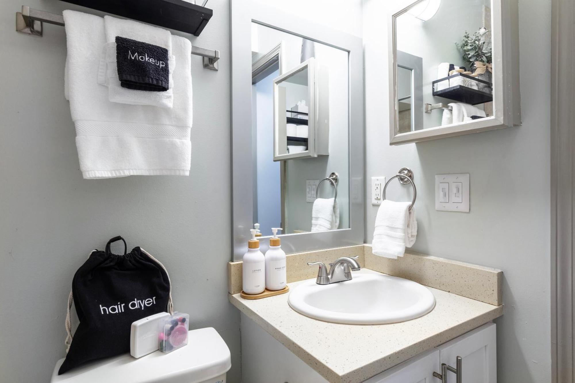 Modern Swank Luxury Aptmins The Battery3bd2br Apartment