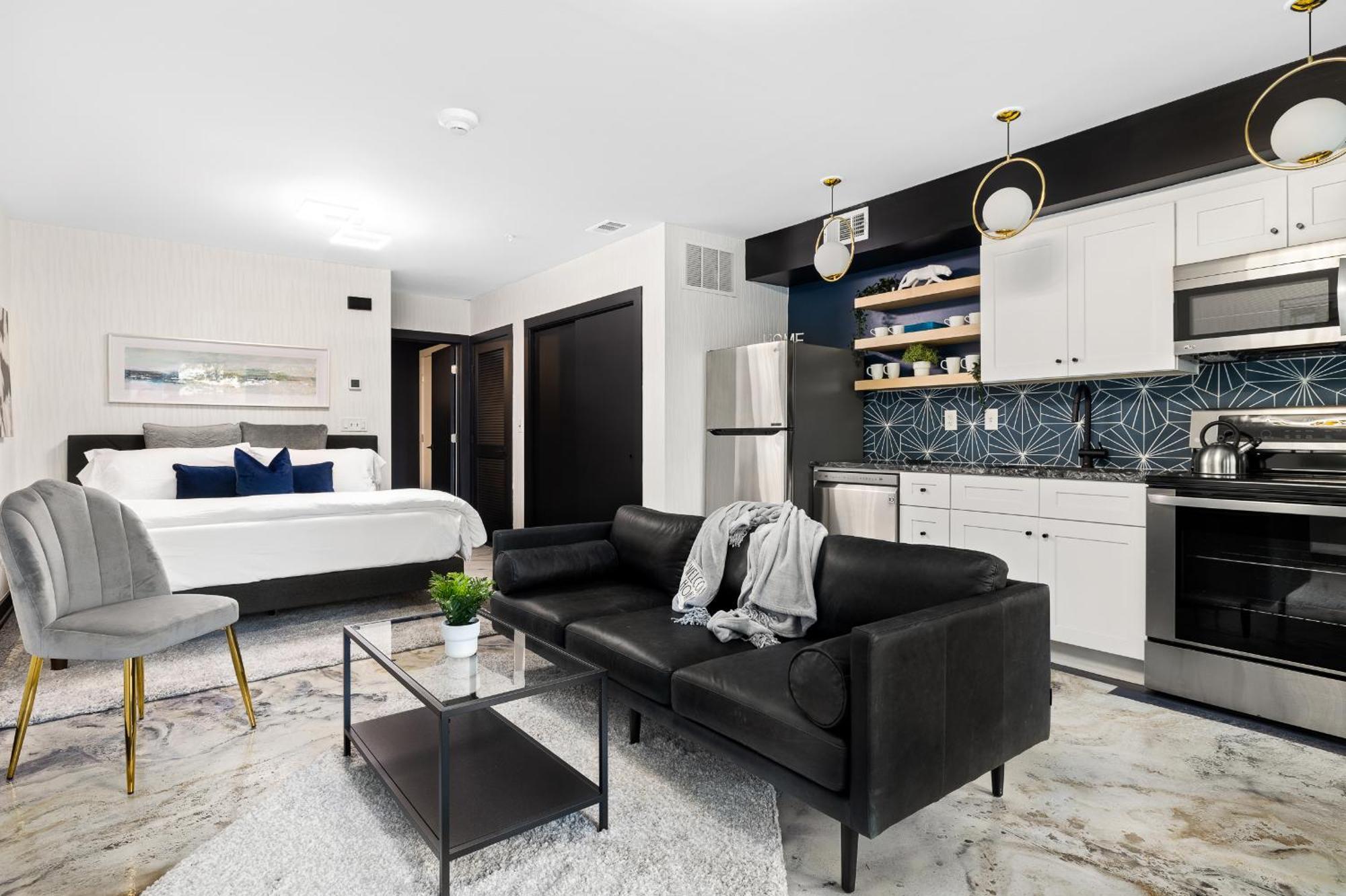 Hermetic Heart Of Midtown Semblance King Bed Studio Apartment