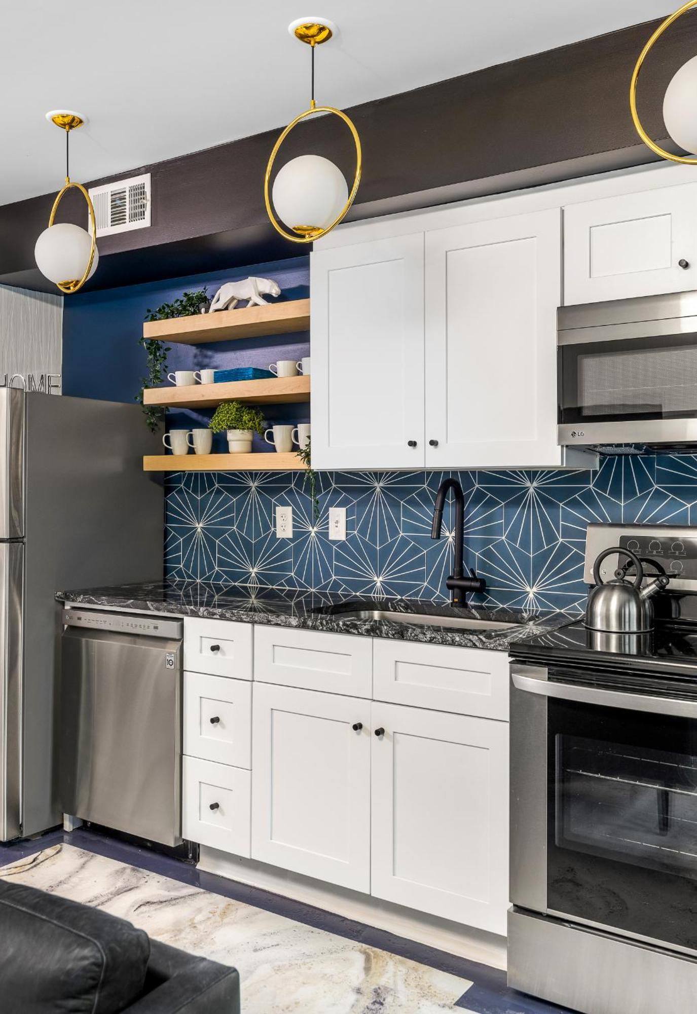 Hermetic Heart Of Midtown Semblance King Bed Studio Apartment *