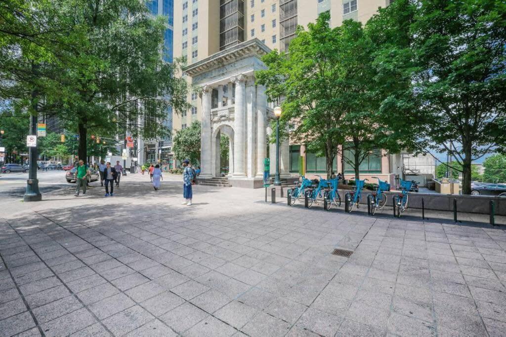 Entire Condo! Downtown! 24 Concierge! Pt9b