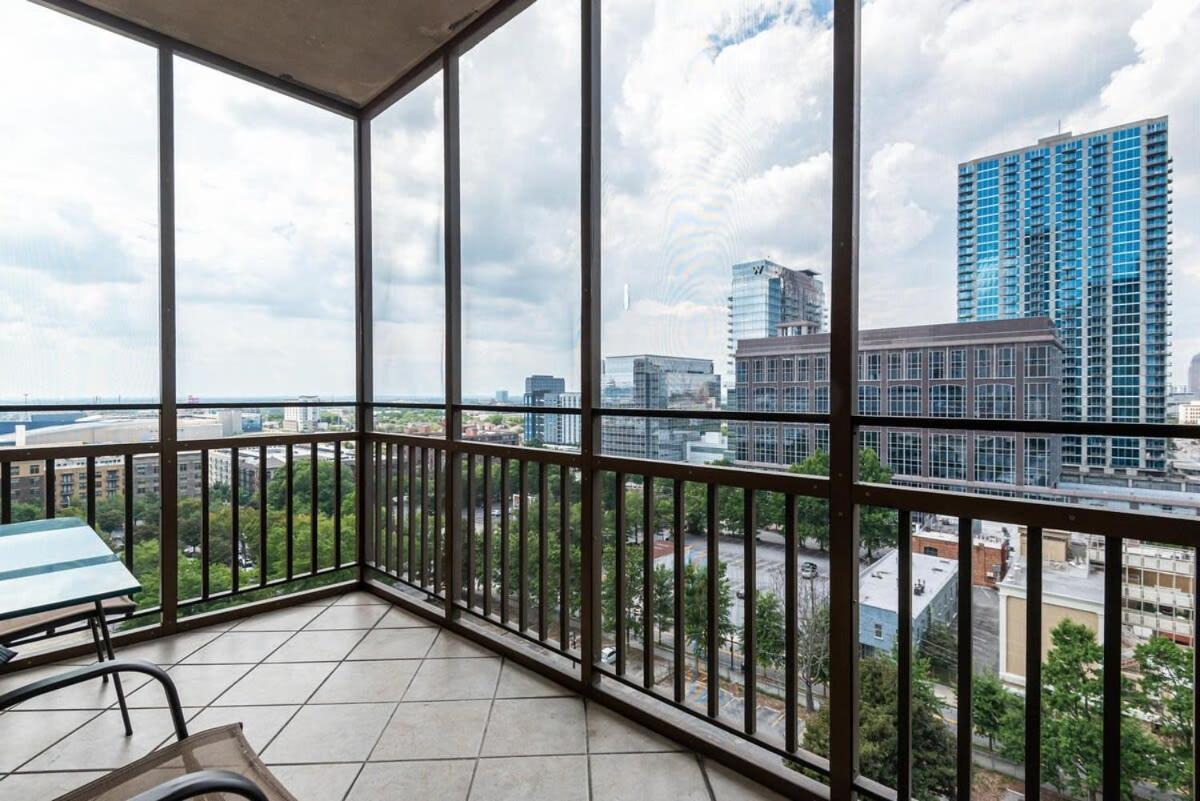 Holiday home Entire Condo! Downtown! 24 Concierge! Pt9b *