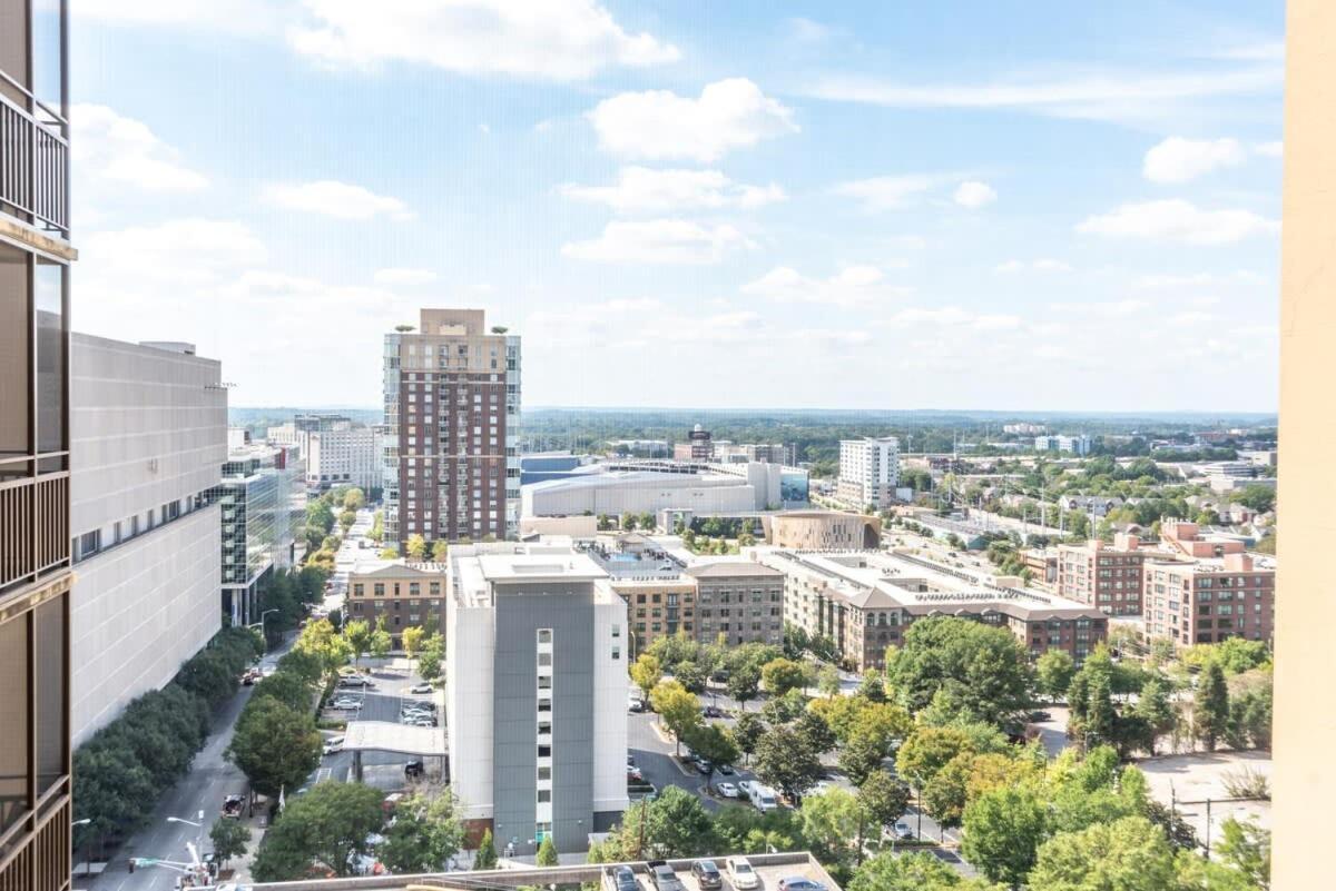 Apartment Downtown! Private Balcony! 24 Concierge! Pt11h Atlanta