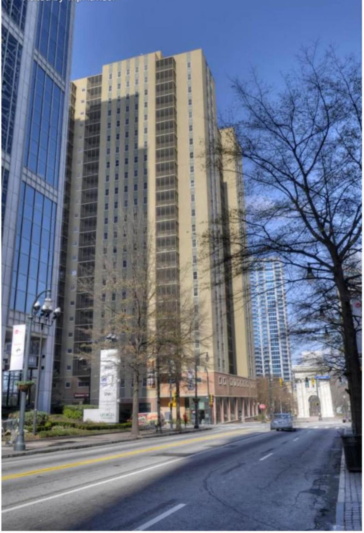 Apartment Downtown! Private Balcony! 24 Concierge! Pt11h *