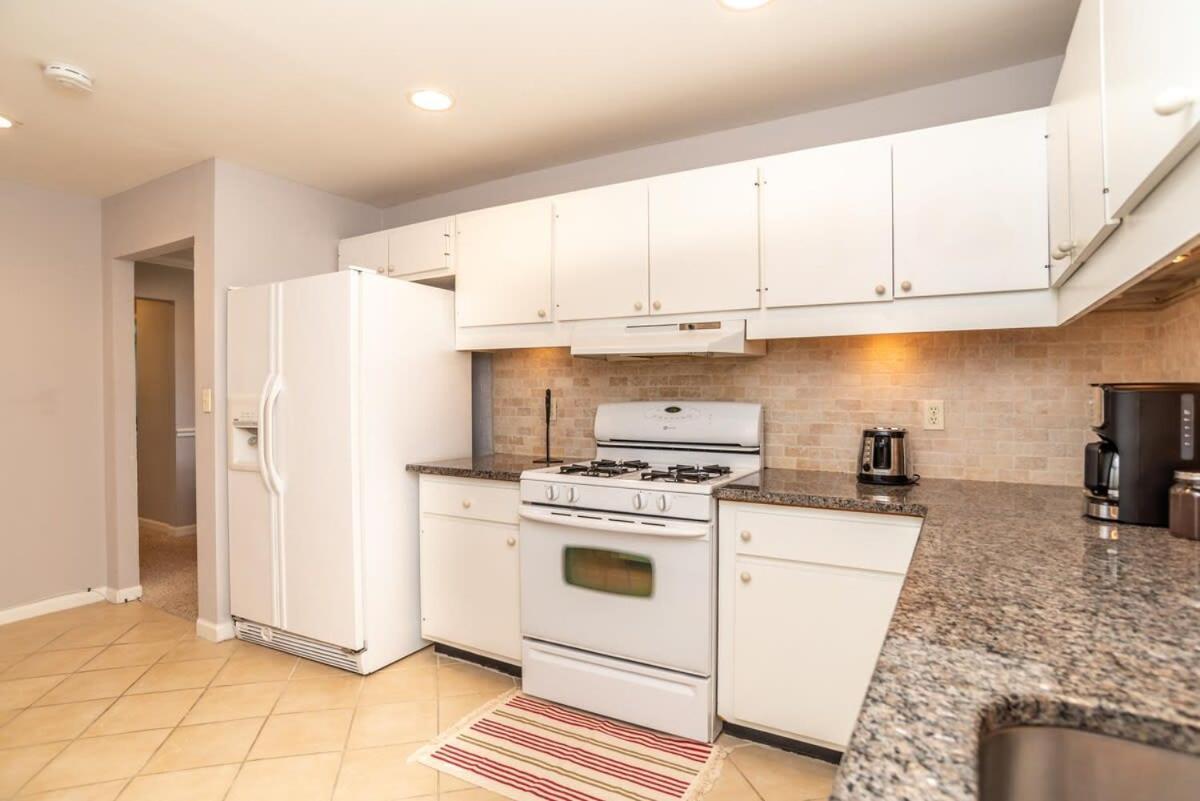 Holiday home Downtown 2bd Onsite Parking View Lm508 *