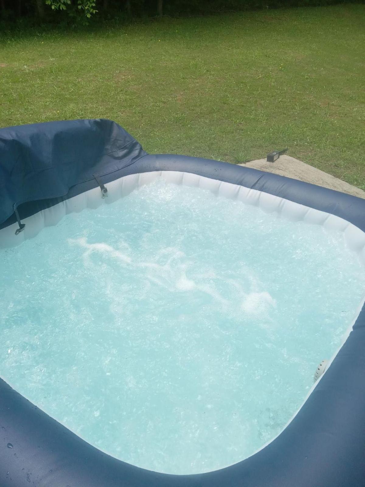 Homestay King - Private Bath - Hot Tub 1 Atlanta