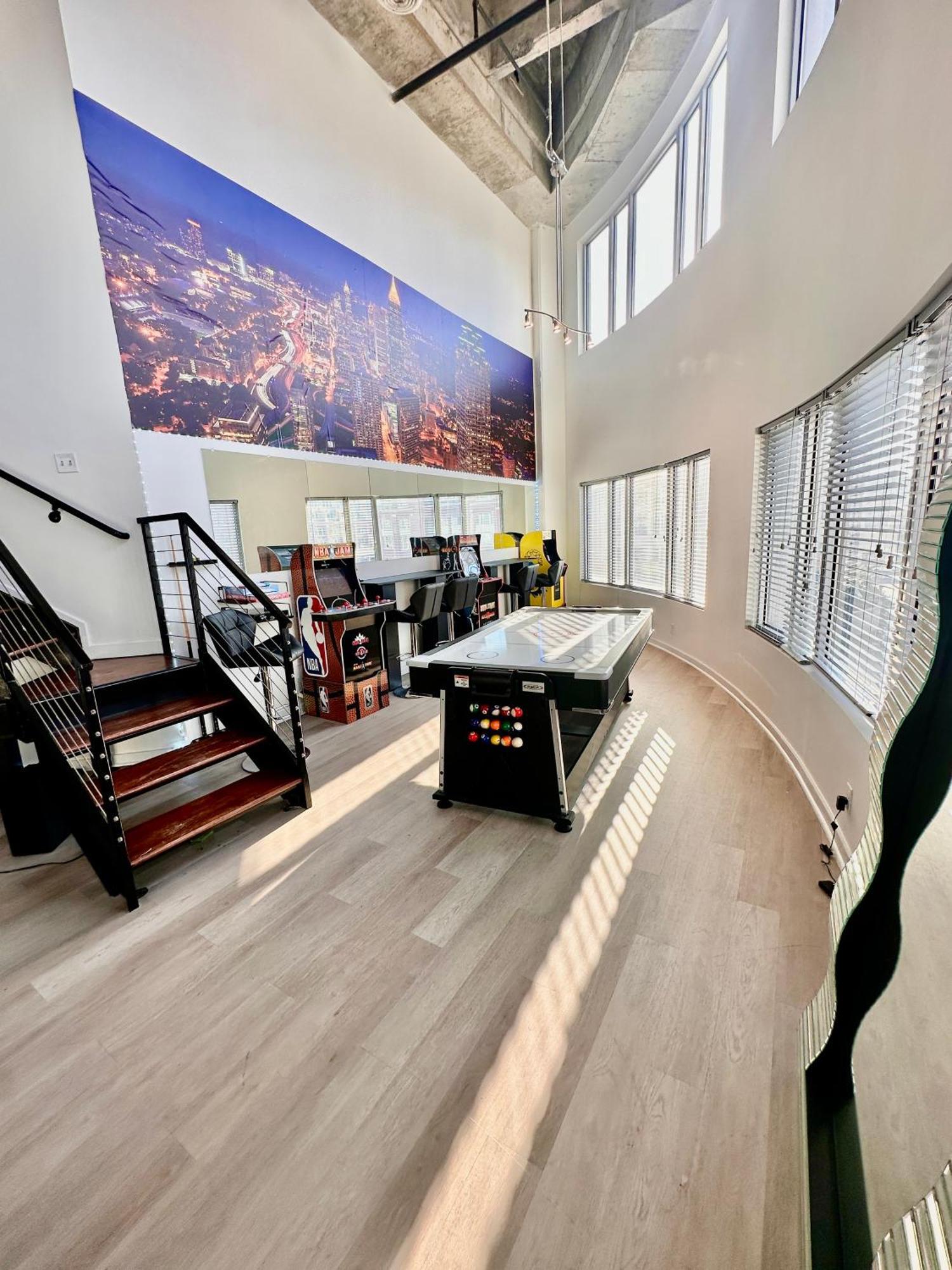 Grand 3br Loft In Atlantic Station Apartment