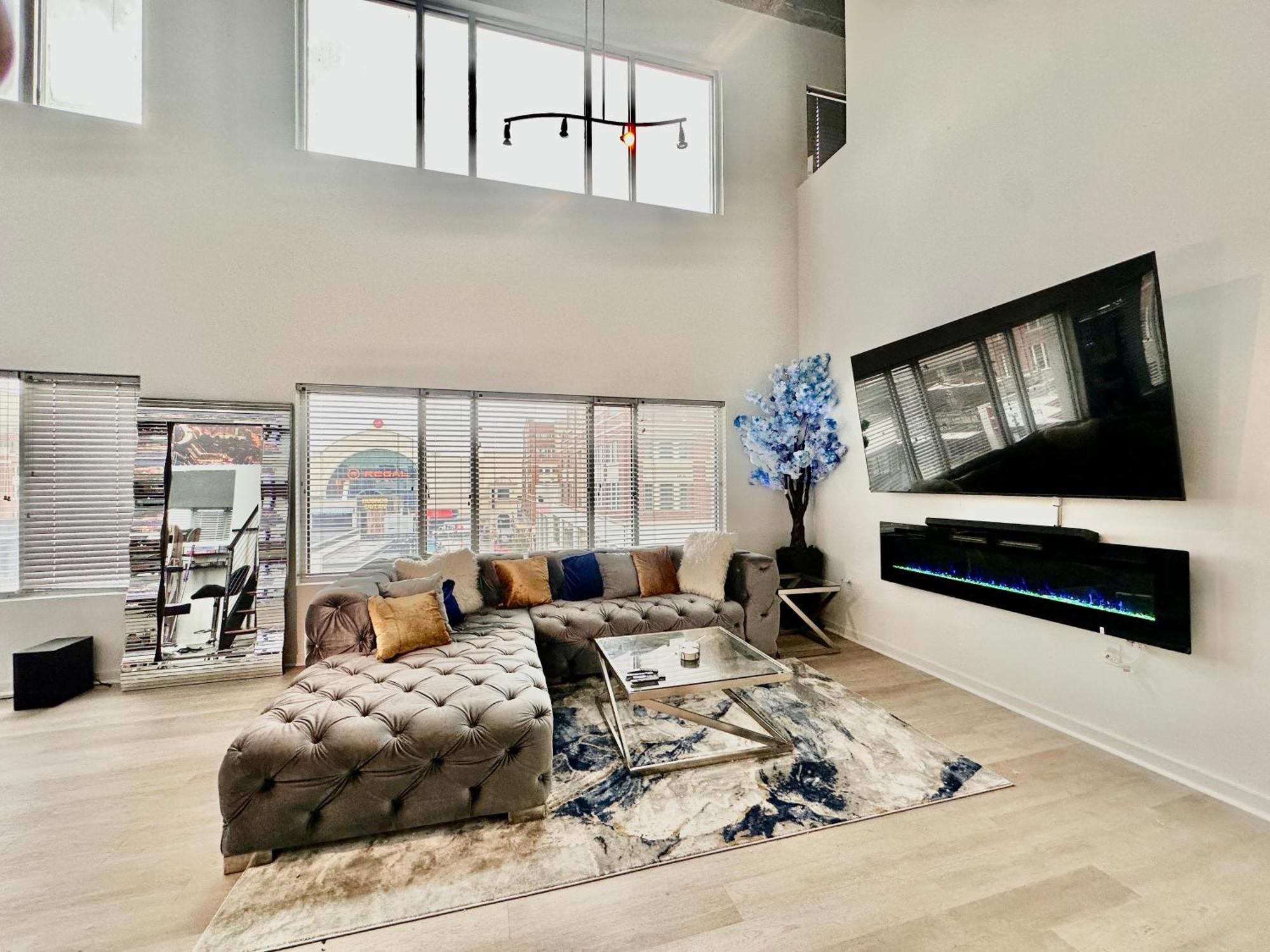 Grand 3br Loft In Atlantic Station Apartment Atlanta